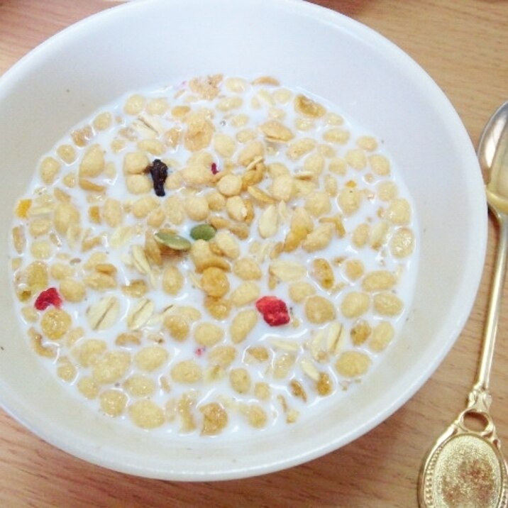 寒い時期にも食べやすい あったかミルクのグラノーラ レシピ 作り方 By Annica 楽天レシピ 寒い時期にも食べやすい あったかミルクのグラノーラ レシピ 作り方 By Annica 楽天レシピ